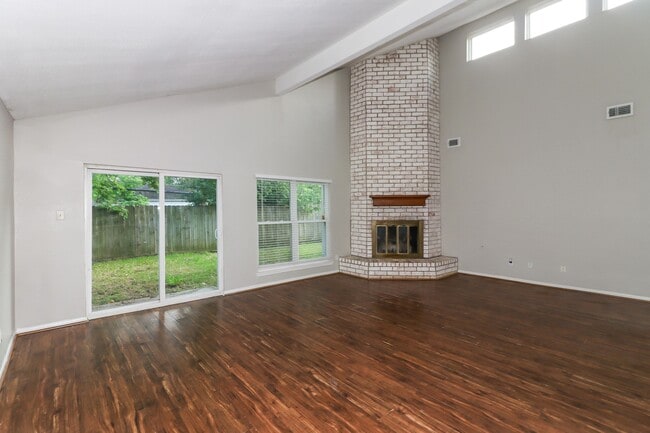 Building Photo - 1308 Wilson Dr
