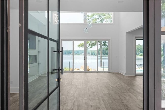 Building Photo - 3258 S Bay Dr