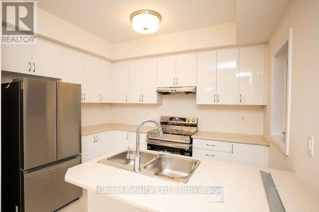 Photo du bâtiment - 84 Fieldridge Cres