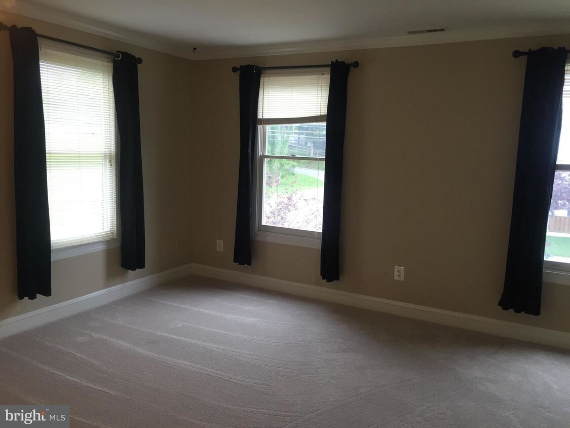 104 Dry Mill Rd SW Unit 203, Leesburg, VA 20175 Condo for Rent in