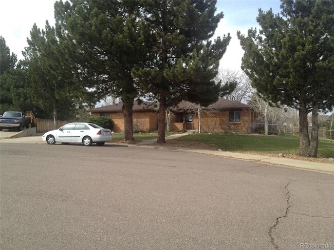 Building Photo - 10989 Roseanna Dr