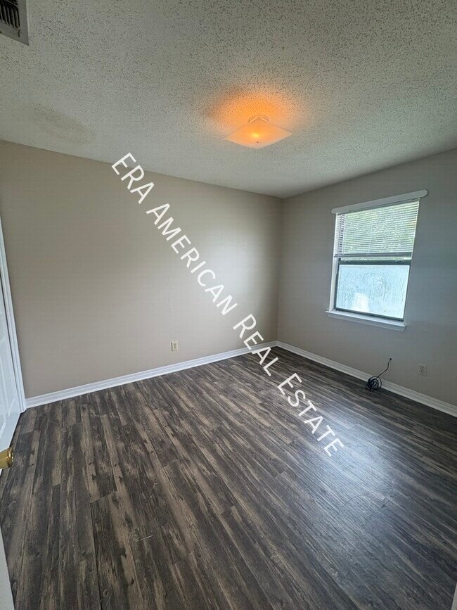 Foto del edificio - 520 Landview Dr