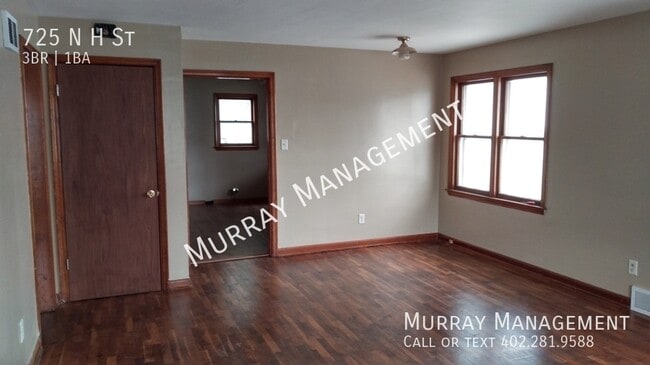 Foto del edificio - 725 N H St
