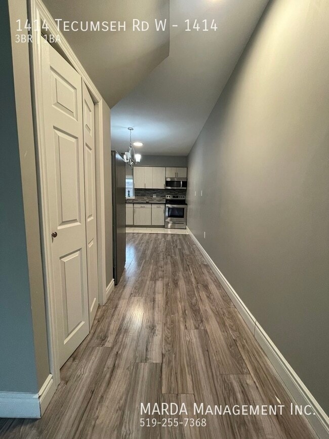Photo du bâtiment - MODERN 3 BED/ 1 BATH WEST WINDSOR + HYDRO & GAS!