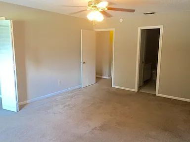 Foto del edificio - GREAT LOCATION 2BED 2BATH! FENCED IN YARD!