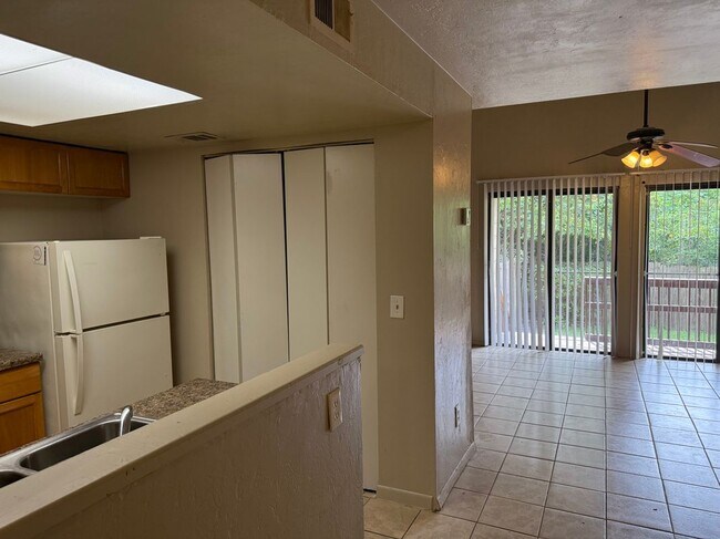 Foto del edificio - 4304 SW 70th Terrace