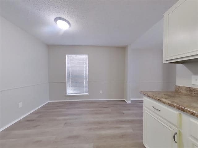 Building Photo - 2400 Ensenada Ln
