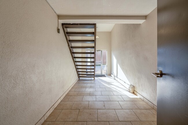 Photo du bâtiment - 6th Street Apartments