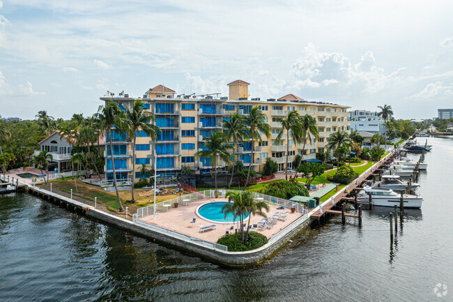 Building Photo - Pompano Yacht and Beach Club