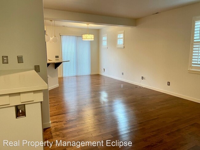 Building Photo - 3 br, 3 bath House - 819 148th Ln. SE