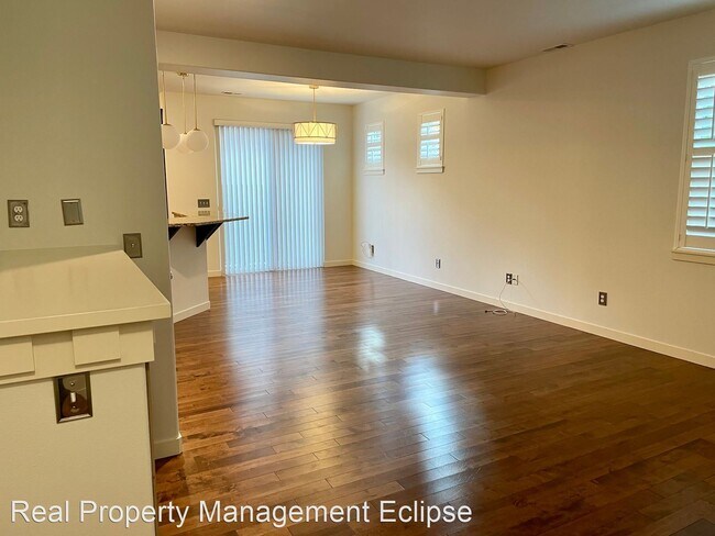 Foto del edificio - 3 br, 3 bath House - 819 148th Ln. SE