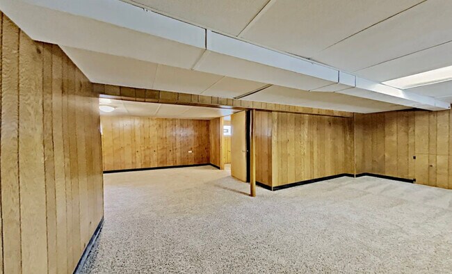 Building Photo - 4830 W 98th Pl