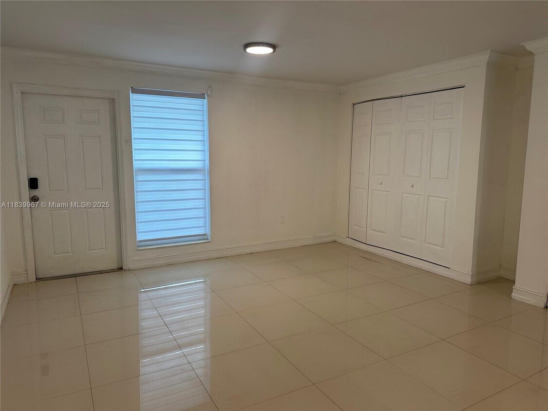 Foto del edificio - 3071 SW 27th Ave