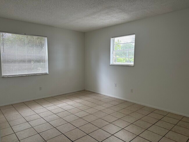 Foto del edificio - 4606 SE Binnacle Way