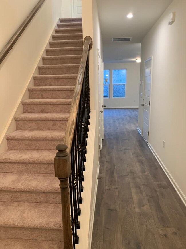 Foto del edificio - 3306 Deerchase Cir