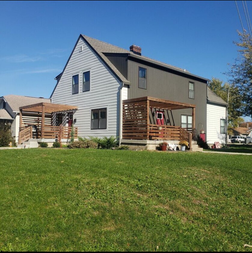 Primary Photo - 1205 N Grant Ave