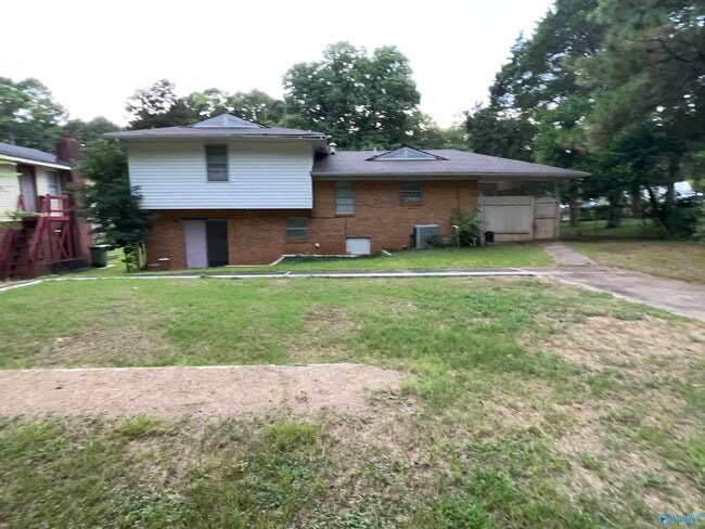 Foto del edificio - 2514 Scenic View Dr NW