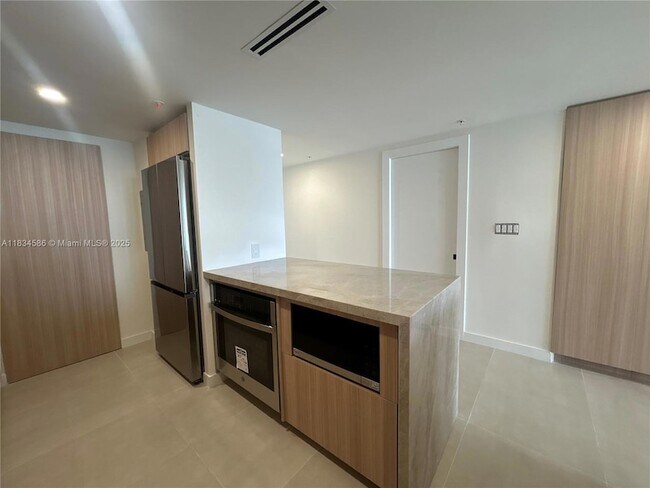 Foto del edificio - 1717 N Bayshore Dr