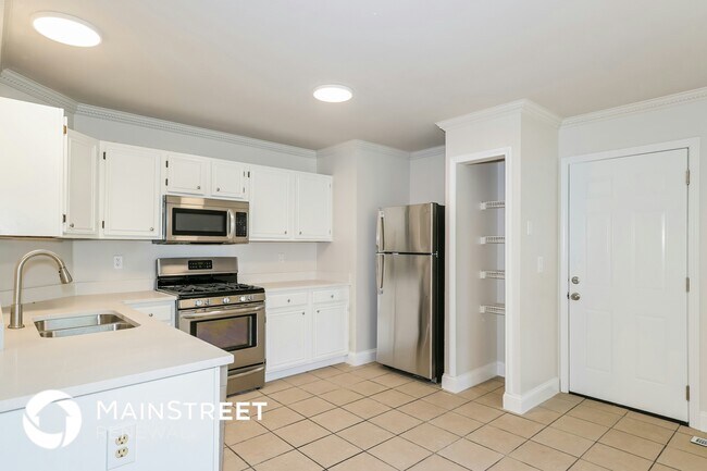 Building Photo - 14429 Jamestown Bay Dr