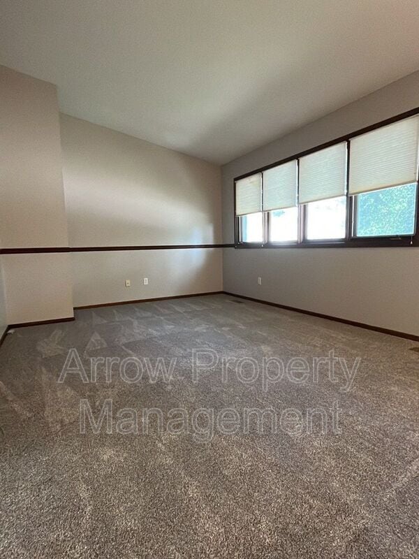 Foto del edificio - 1925 Manor Ct