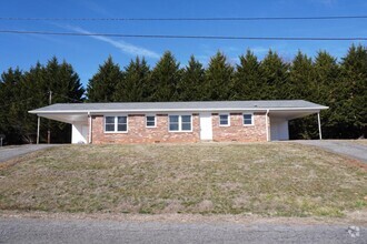 Building Photo - 151 Glen Oaks Rd