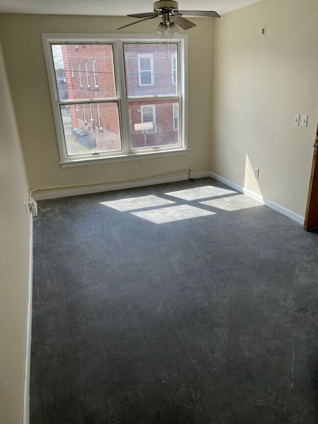 Building Photo - 27 Olmstead St