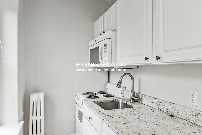 Building Photo - 47 S Russell St