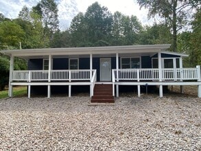 Building Photo - 30 Vanderbilt Ln