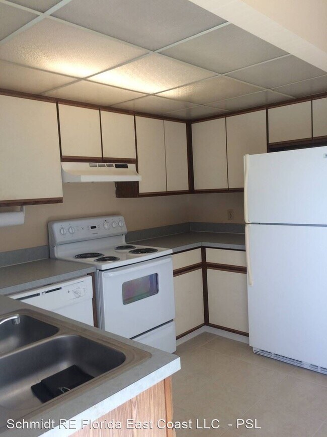 Foto del edificio - 2 br, 2 bath House - 605 Ixoria Avenue #20