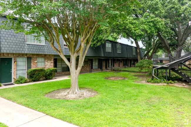 8933 Gaylord Dr - Alternate - Memorial Green Condo
