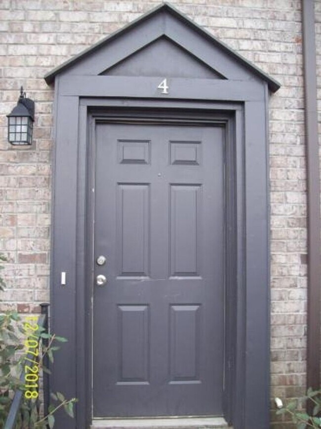 Building Photo - Charming 2BR Townhome in Murfreesboro