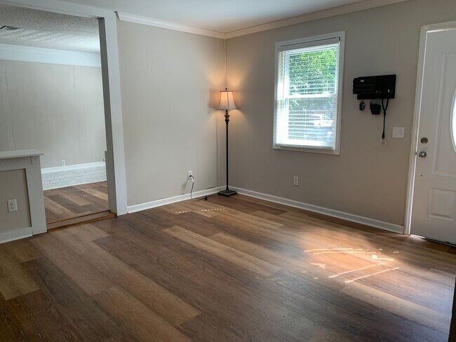 Building Photo - 322 Westgate Dr