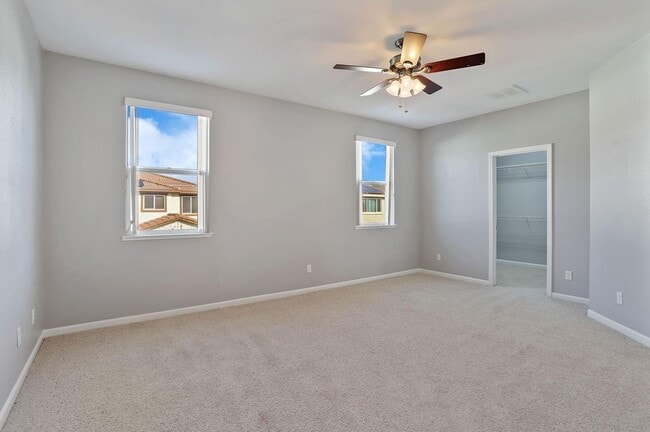 Building Photo - 353 Rosebriar Pl