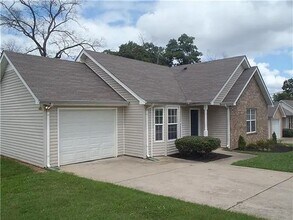 Building Photo - 1206 Akins Ridge Dr