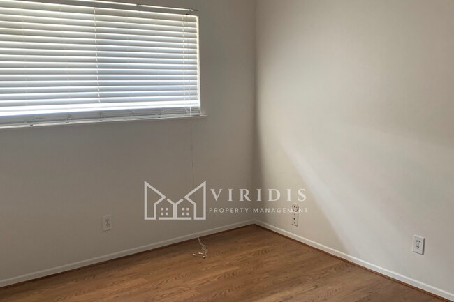Foto del edificio - 5901 Kleinpell Ave