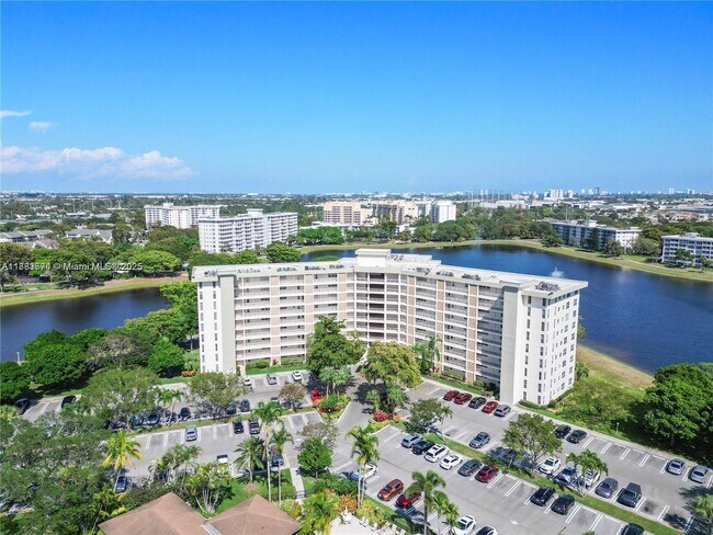 Building Photo - 2940 N Course Dr