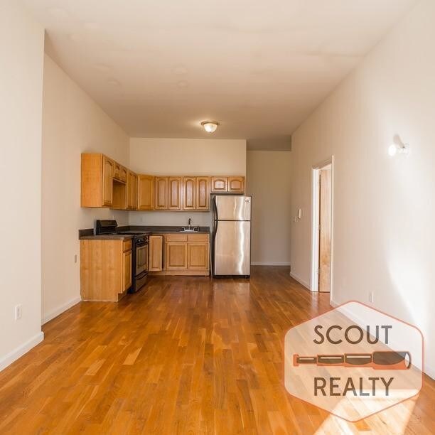 Primary Photo - 154 Grattan St