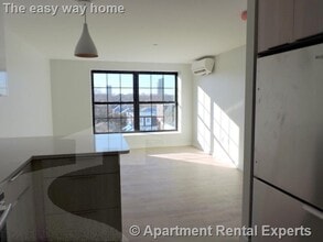 Building Photo - 10 Soden St