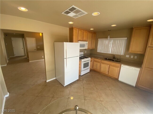Building Photo - 8436 Palmada Dr