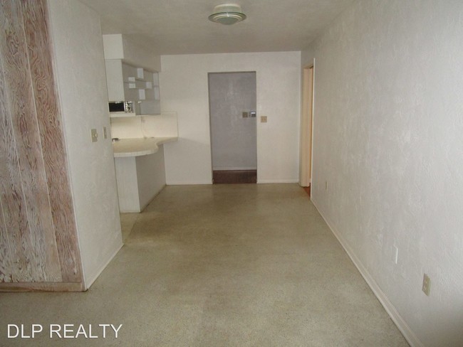 Building Photo - 124 Royal Palm Ave