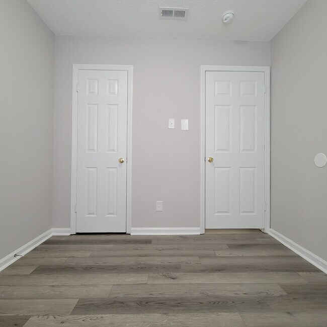 Foto del edificio - 3045 Crawford Ave
