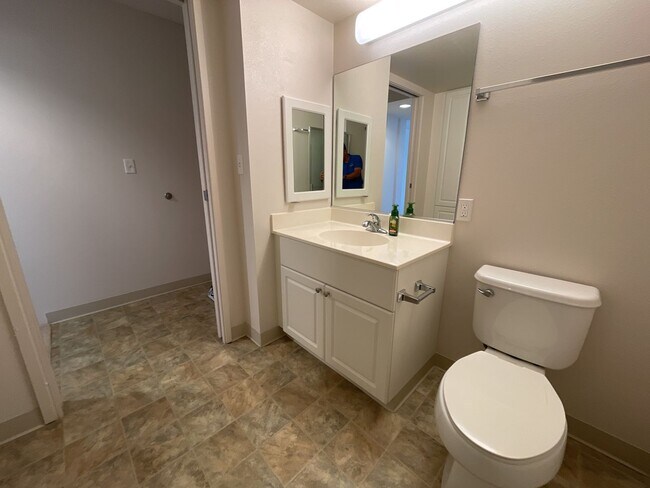 Foto del edificio - 801 South St. 2 bed, 2 bath, 2 parking