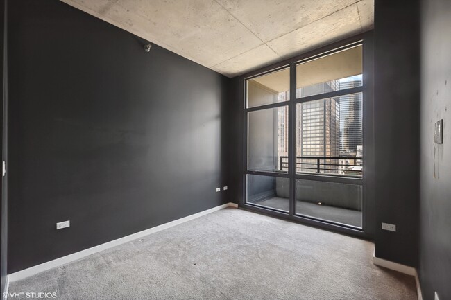 Foto del edificio - 235 W Van Buren St