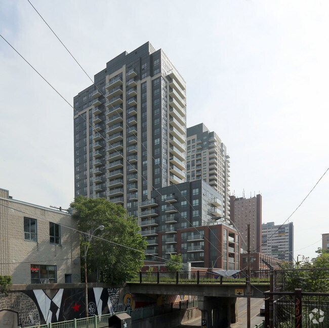 Photo du bâtiment - 1400 Dupont St