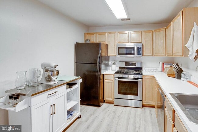 Building Photo - 13615 Garfield Pl