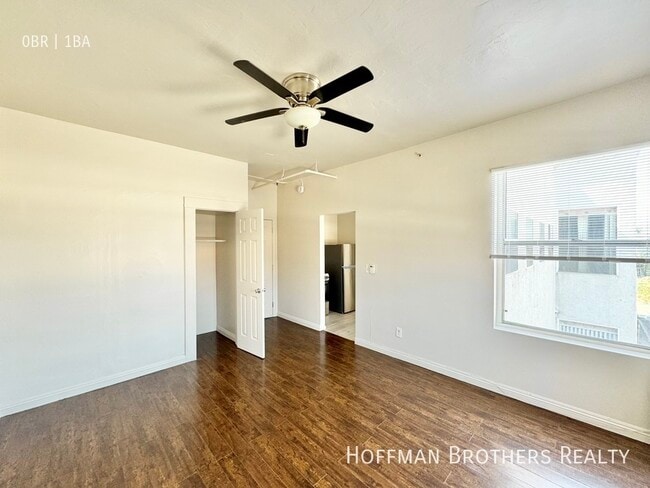 Building Photo - 1318 S Pacific Ave