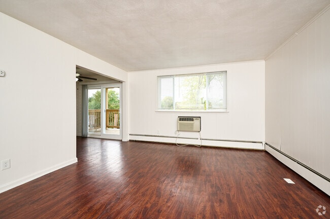 Building Photo - Wedgewood West