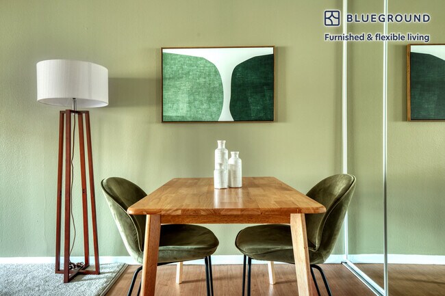 Foto del edificio - 275 S 3rd St