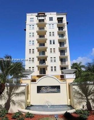 Primary Photo - 9021 SW 94th St