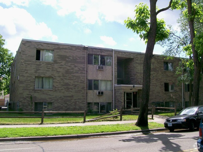 Foto del edificio - Cedar Lake Apartments